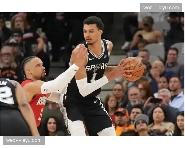 亨德森使用率与效率值关系揭示开拓者进攻依赖度